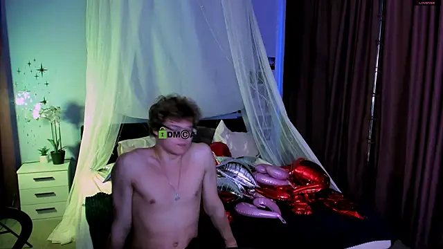 lucas_long_ লাইভ XXX চ্যাট