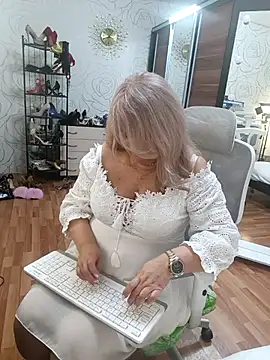 AvrilMillers Live XXX-Chat