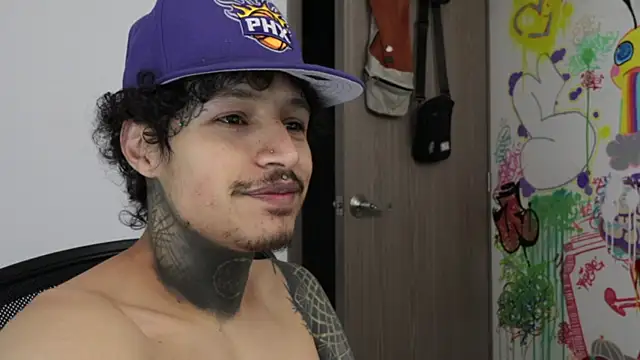 trieone's Webcam Show