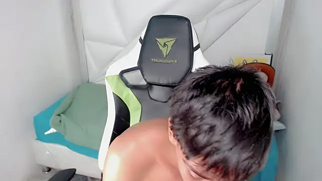 Liarr_ webkamerás műsora