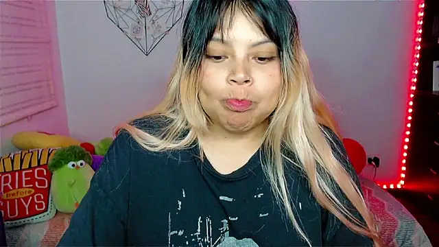 EllieMoonX: онлайн-секс-чат