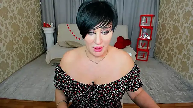 KiraTempt's Live XXX Chat