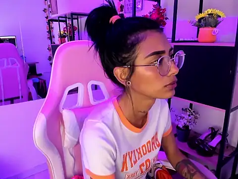 Chat XXX en directo de KarlaSlutSkinny__