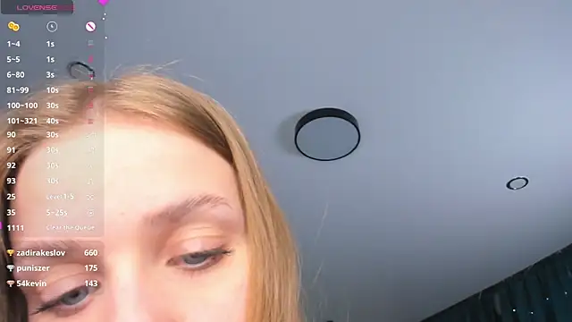 OdellaFrake 在線直播表演