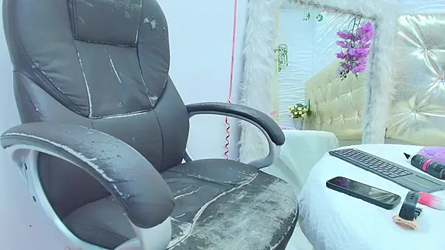 Онлайн чат XXX alanna_blaze