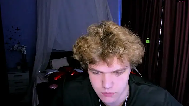 Онлайн чат XXX lucas_long_