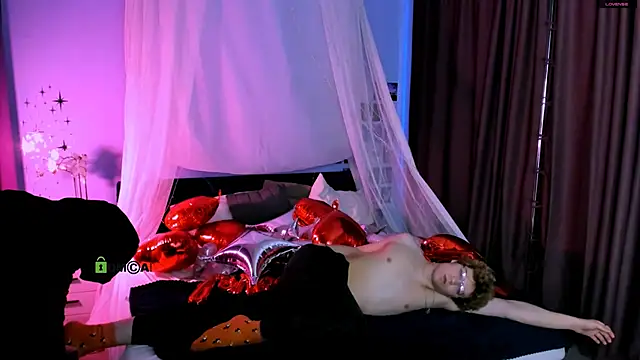 Вебкам-шоу lucas_long_