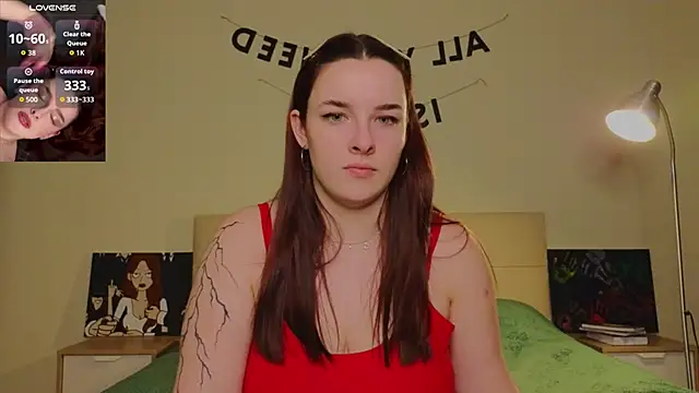 Iwi_wi_wi লাইভ XXX চ্যাট