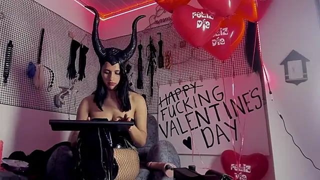 Evil_sammy: онлайн-секс-чат