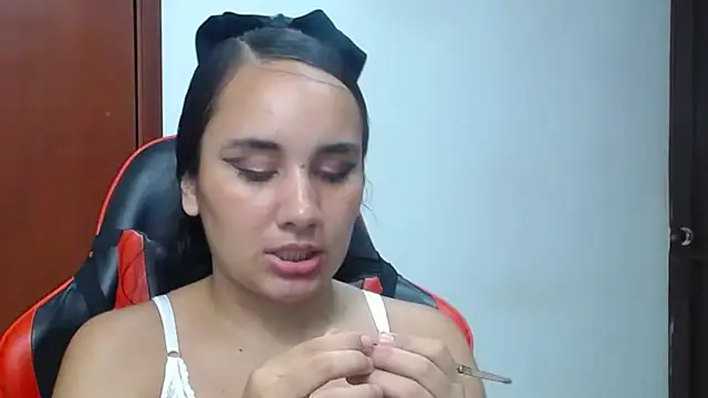 Chatroom XXX en direct de Maylin_horny19