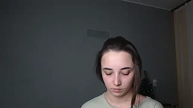 Eva_Gloryy Adlı Modelin Canlı XXX Sohbeti