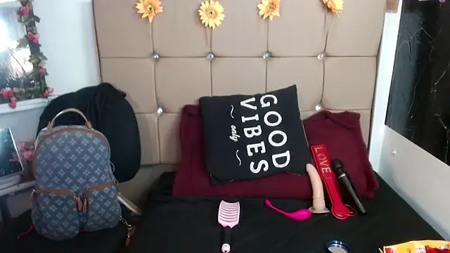 MIA__SPENCER লাইভ XXX চ্যাট