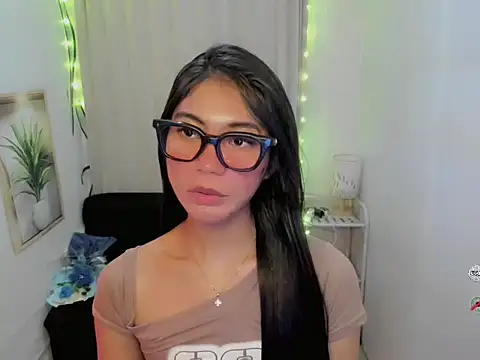 BigCockJade Adlı Modelin Canlı XXX Sohbeti