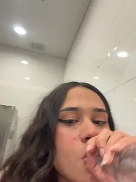 دردشة BabyKathy الجنسية المباشرة