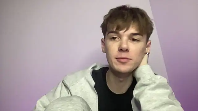 YourMilkyGuy: διαδικτυακό σόου στην κάμερα