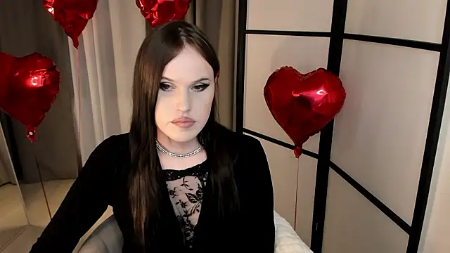 EffieMinki Adlı Modelin Canlı XXX Sohbeti