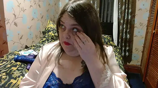 HousewifeMilf_CourtneyのライブXXXチャット