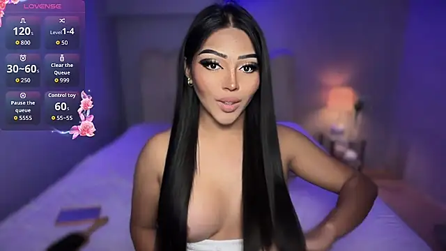 SUPERHOT_SHANTAL Adlı Modelin Canlı XXX Sohbeti