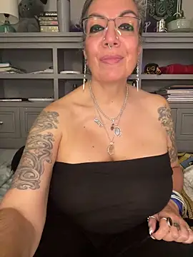 dieseldame1313 Webcam Show