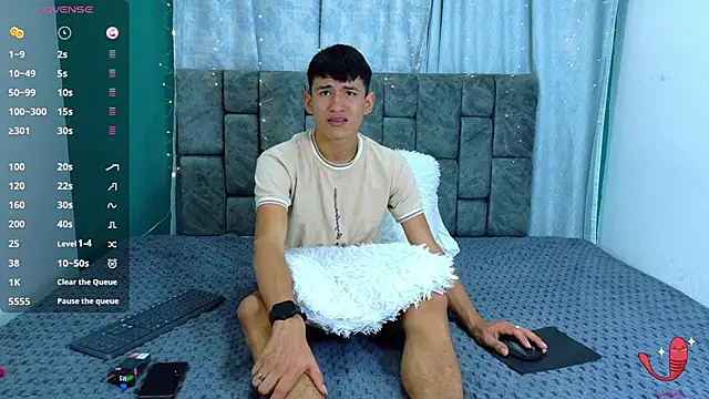 NicolasTorrez Adlı Modelin Canlı XXX Sohbeti