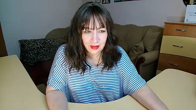 Lucretia_Goldi_ Adlı Modelin Canlı XXX Sohbeti