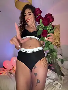 Amani_thewolf: διαδικτυακό σόου στην κάμερα