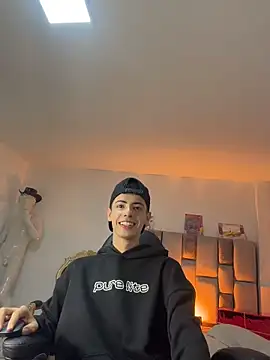 Sebastian_Reed live XXX chat