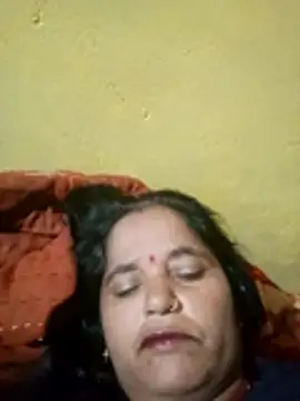 Gudid209896: διαδικτυακό σόου στην κάμερα