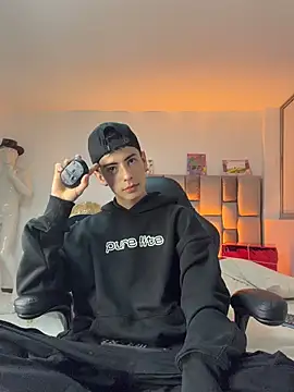 Онлайн чат XXX Sebastian_Reed