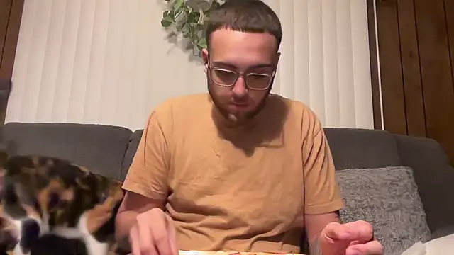 Pokazy przed kamerką – Sexybaaybee