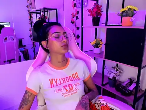 XXX chat uživo modela KarlaSlutSkinny__