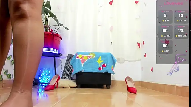 ReyleDoll Chat XXX live