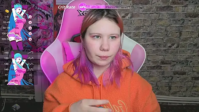 kitsune_little élő XXX-chatje