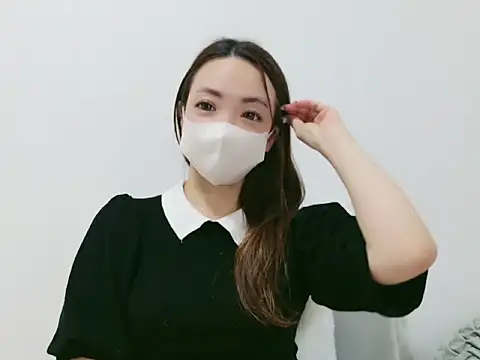 Hina2212 在線直播表演