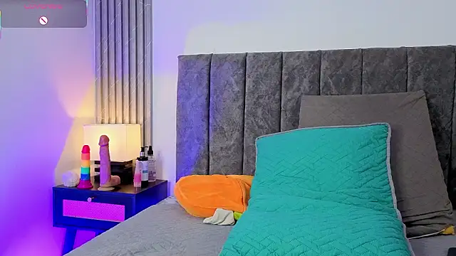 Ema_Stone65 élő XXX-chatje