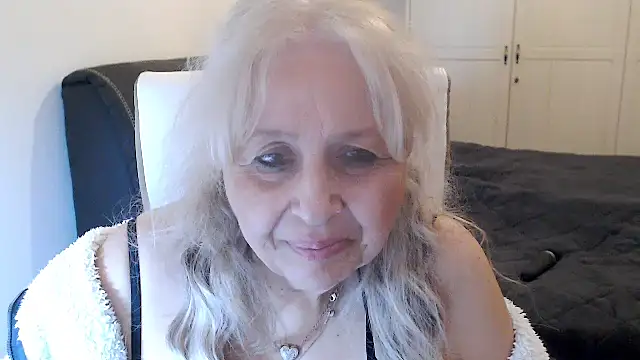 Show modela SusiLifeXXX na web-kameri