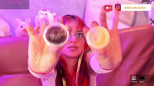 دردشة RedMeloddy الجنسية المباشرة