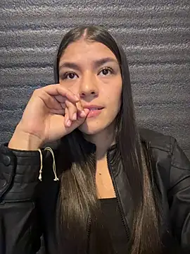 แชท XXX สดของ TaylorrHill