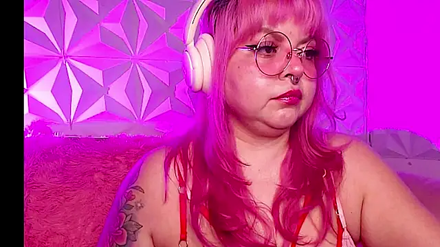 XXX chat uživo modela Satyn_doll