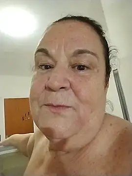 Yaya_Mineira's Live XXX Chat