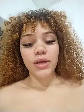 SirenRouge_69 Adlı Modelin Canlı XXX Sohbeti