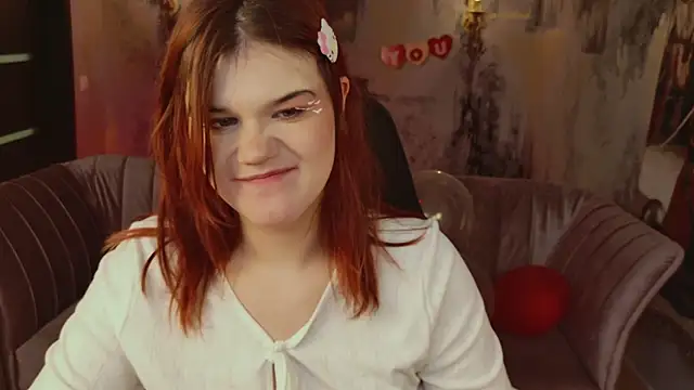 EllieFoxy Adlı Modelin Canlı XXX Sohbeti