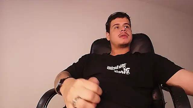 Show modela BjornSteel na web-kameri