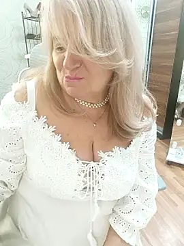 AvrilMillers: онлайн-секс-чат