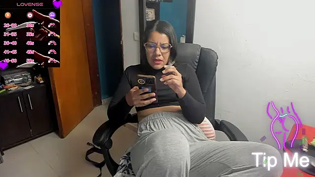 Chat +18 de peanut_tangerine ao vivo