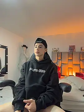 Sebastian_Reed Live XXX-Chat