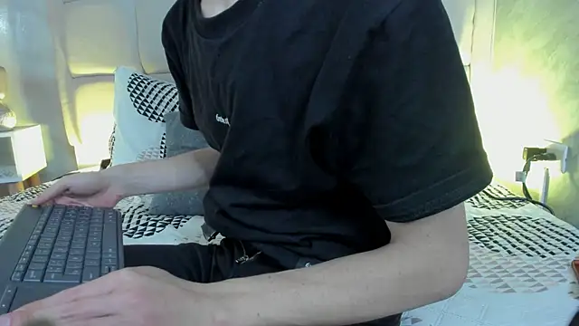 Hecatee_77 Live XXX-Chat