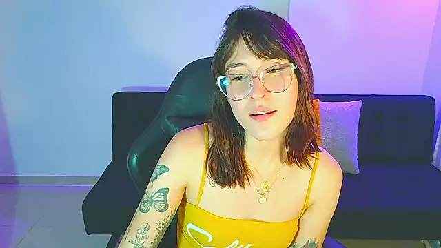 Yuliennegg: онлайн-секс-чат