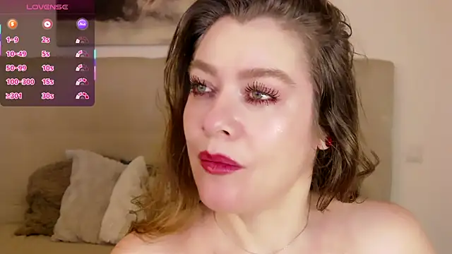 PetersEmily élő XXX-chatje