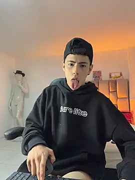 Sebastian_Reed élő XXX-chatje